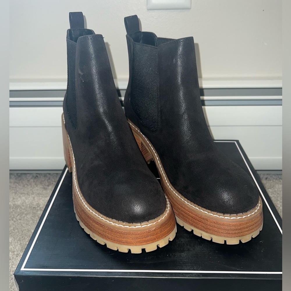 NWT MIA Booties